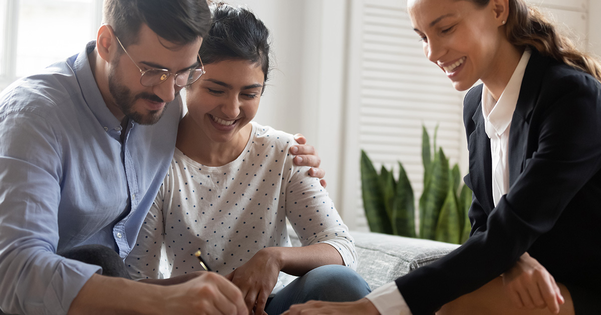 couple discussing a consumer proposal