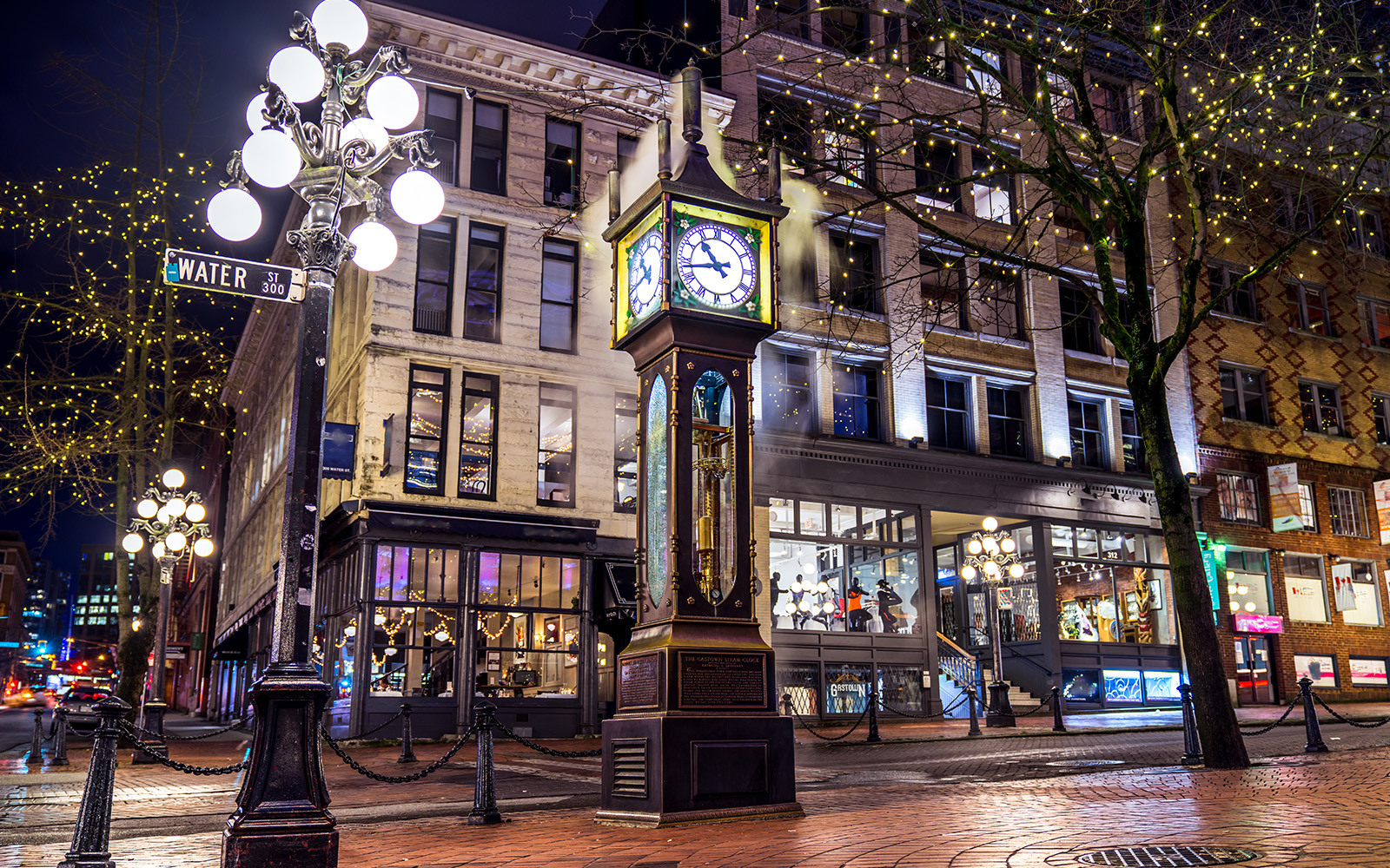 VancouverGastownAtNight